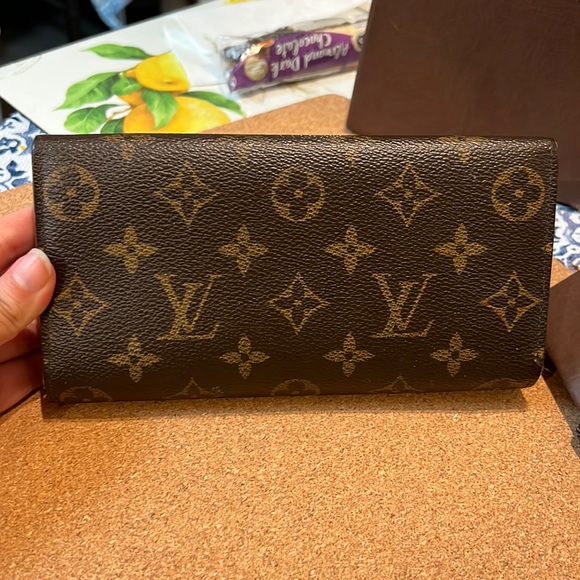 Louis Vuitton Sarah Continental Wallet - Picture 6 of 9